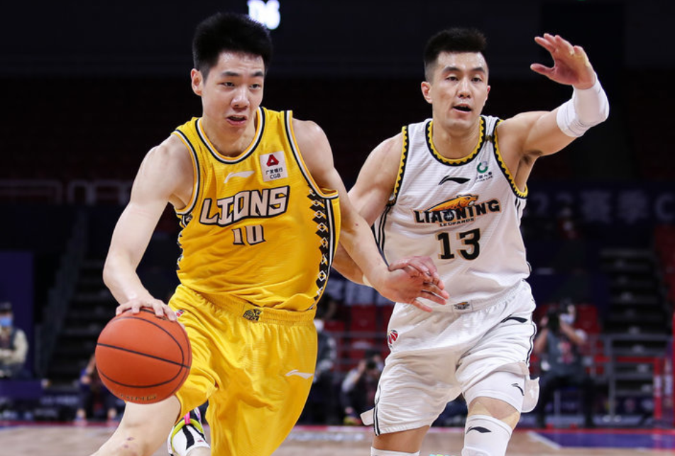 包含转折点尼斯迎来里程碑，CBA季后赛国际比赛日攻防权衡，压力陡增，资深球员宣示担当的词条