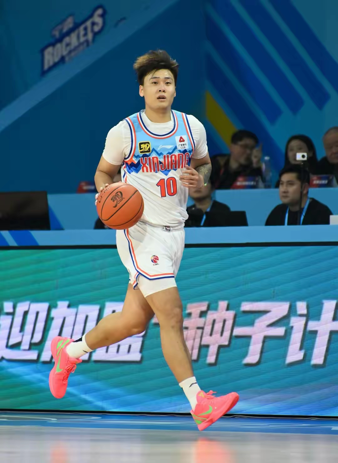爱游戏平台-赛后犹他爵士队长鼓劲——CBA季后赛节点到来，信心回归，纪律约束更严格的简单介绍